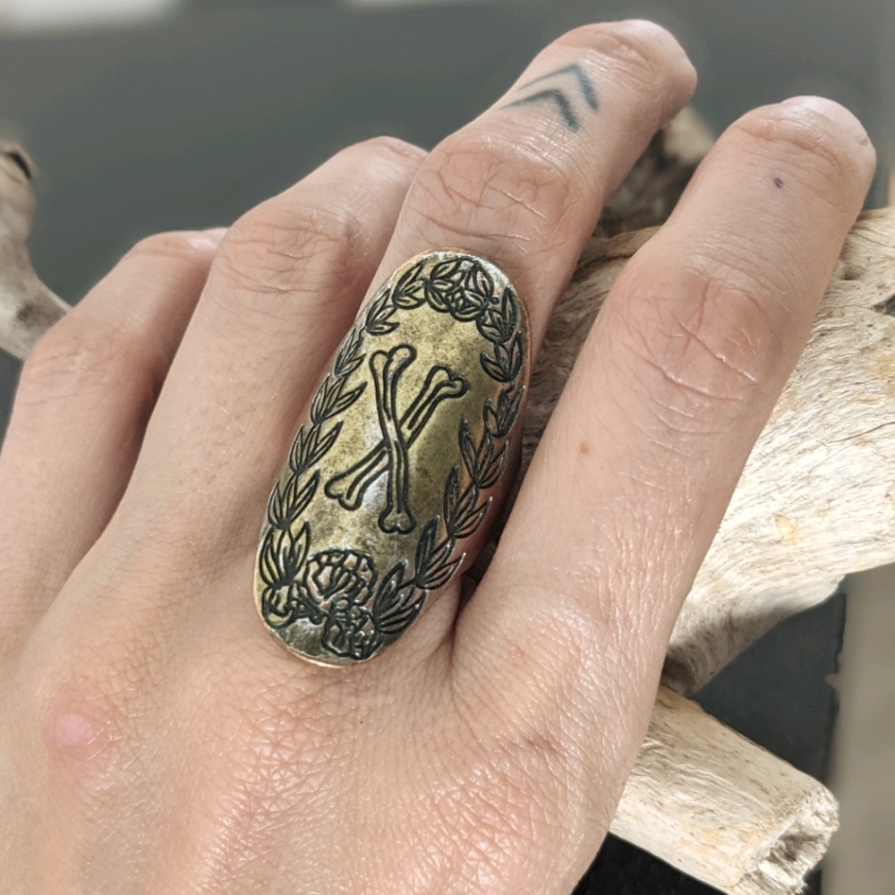 🌿☠️Floral Crossbone Ring